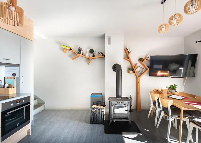 בקתה W Gorach - Prywatne Jacuzzi, Sauna, Grota Solna - Panorama Chelm Ski&spa *