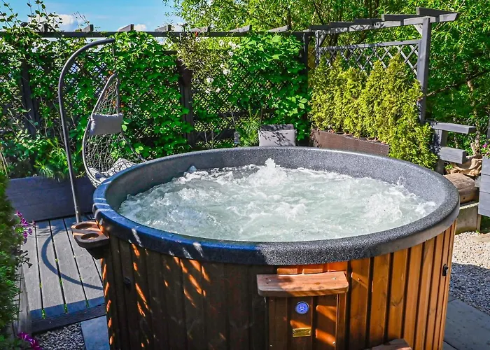 W Gorach - Prywatne Jacuzzi, Sauna, Grota Solna - Panorama Chelm Ski&spa בקתה *