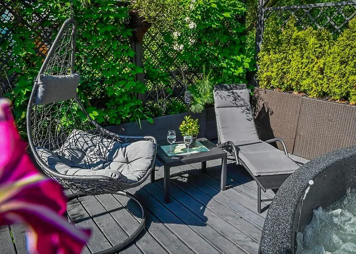 בקתה W Gorach - Prywatne Jacuzzi, Sauna, Grota Solna - Panorama Chelm Ski&spa