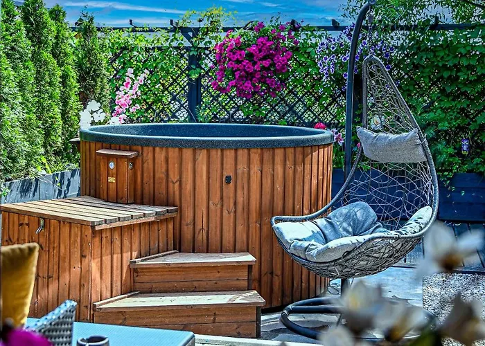 בקתה W Gorach - Prywatne Jacuzzi, Sauna, Grota Solna - Panorama Chelm Ski&spa מישלניצה